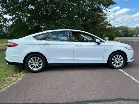 Used 2016 Ford Fusion S image 9