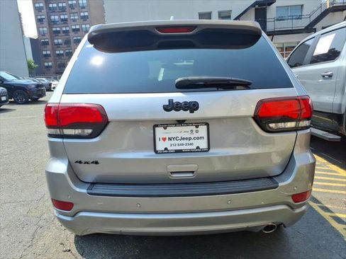 Certified 2021 Jeep Grand Cherokee Laredo X AWD/4WD image 5