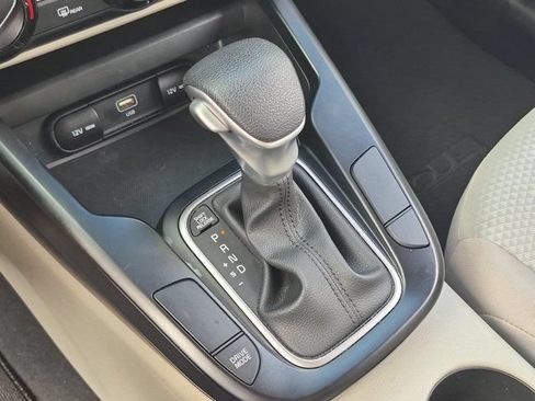 Used 2025 Kia Soul LX FWD image 19