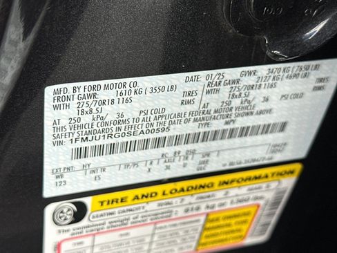 Used 2025 Ford Expedition Tremor AWD/4WD image 37