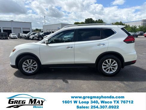 Used 2017 Nissan Rogue SV w/ SV Family Package FWD image 6