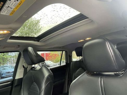 Used 2021 Toyota Highlander XLE AWD/4WD image 5