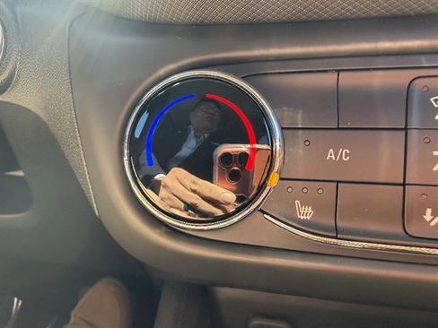Used 2023 Chevrolet TrailBlazer LT FWD image 40