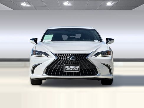 Used 2025 Lexus ES 300h w/ Premium Package FWD image 5