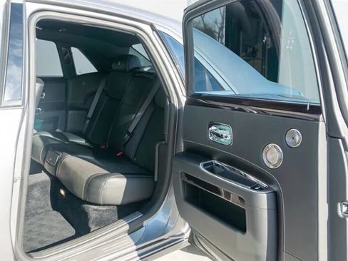Used 2019 Rolls-Royce Ghost image 47