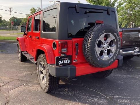 Used 2016 Jeep Wrangler Unlimited Sahara w/ Connectivity Group AWD/4WD image 7