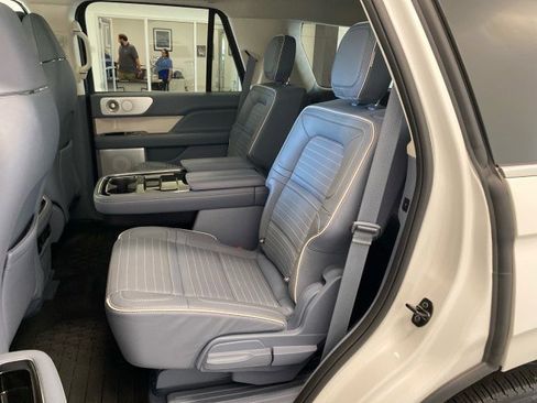 Certified 2022 Lincoln Navigator Black Label image 9