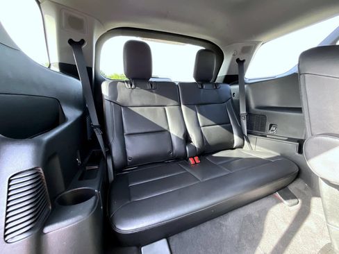 Used 2023 Ford Explorer Limited w/ Equipment Group 301A AWD/4WD image 22