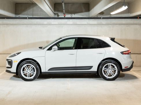 Certified 2026 Porsche Macan AWD/4WD image 2