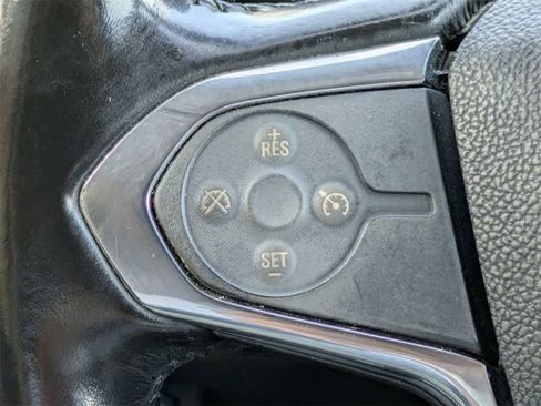 Used 2019 Chevrolet Traverse LT image 36