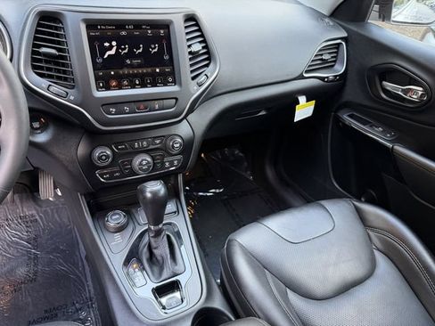 Used 2023 Jeep Cherokee Altitude Lux AWD/4WD image 16