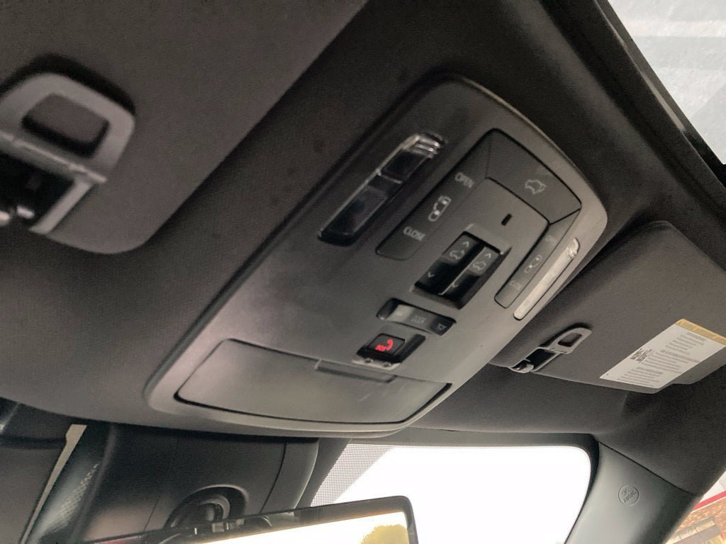Certified 2024 Toyota Sienna Platinum FWD image 29