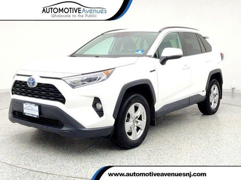Used 2020 Toyota RAV4 XLE w/ XLE Grade Weather Package image 1