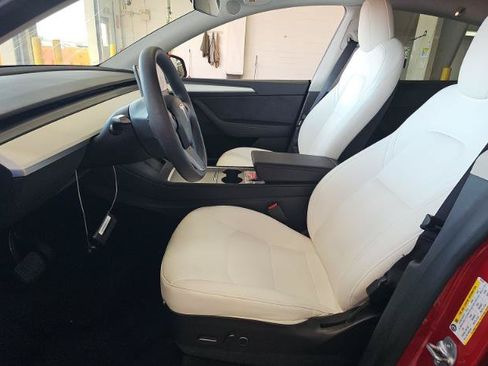 Used 2023 Tesla Model Y AWD image 5