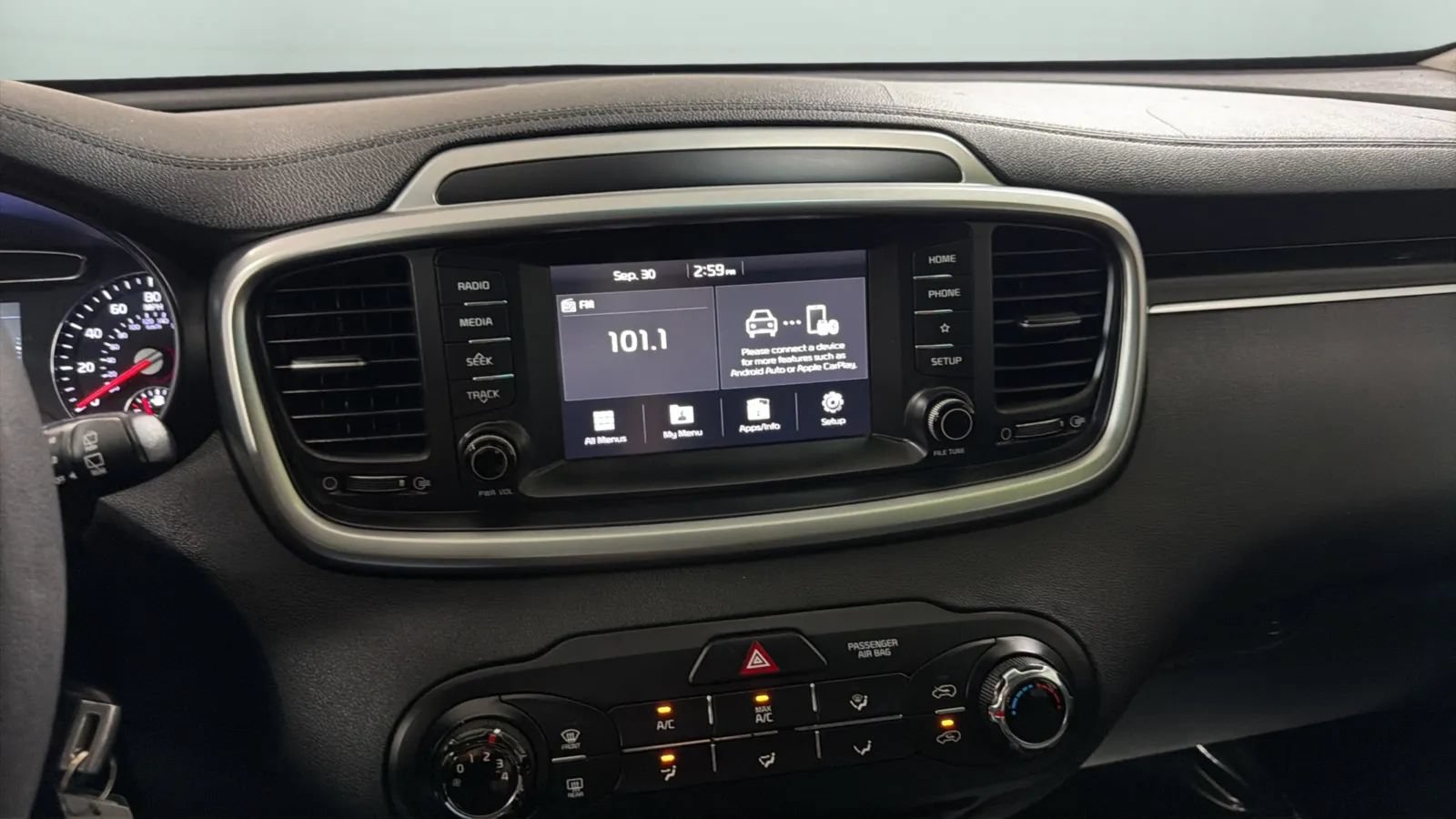 Used 2019 Kia Sorento L FWD image 13