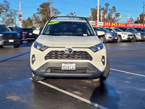 Used 2022 Toyota RAV4 XLE Premium image 2