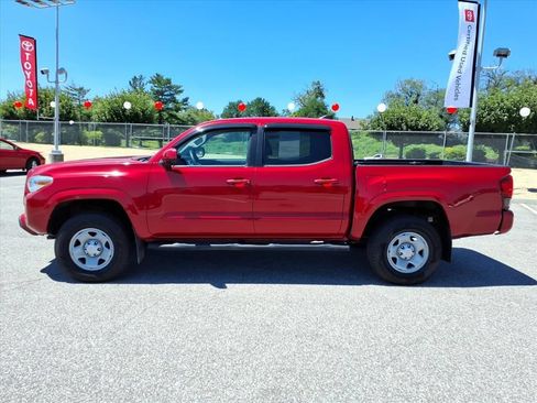 Certified 2019 Toyota Tacoma SR w/ SR Convenience Package AWD/4WD image 8