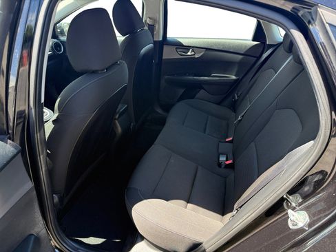 Used 2019 Kia Forte LXS FWD image 16