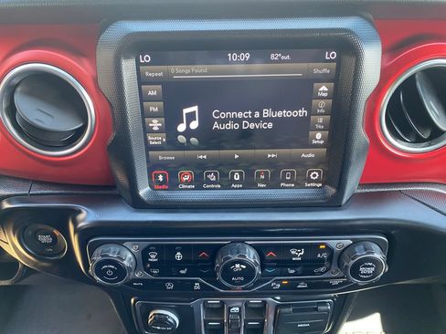 Used 2021 Jeep Gladiator Rubicon AWD/4WD image 15