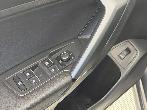 Used 2019 Volkswagen Tiguan SEL image 25