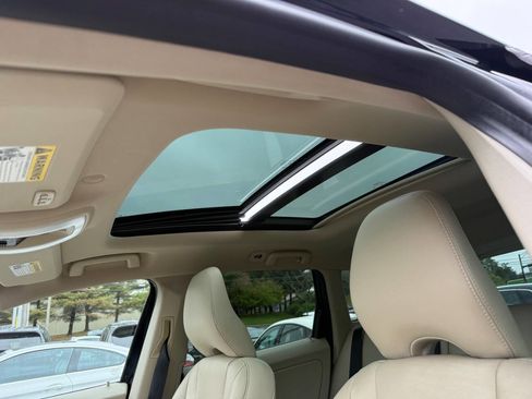 Used 2015 Volvo XC60 T6 w/ Proximity Package AWD/4WD image 17