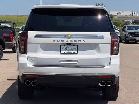 Used 2024 Chevrolet Suburban High Country w/ Premium Package AWD/4WD image 7