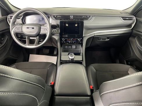 Used 2023 Jeep Grand Cherokee Altitude image 40