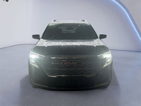 Used 2024 GMC Terrain Denali w/ Black Diamond Edition image 7