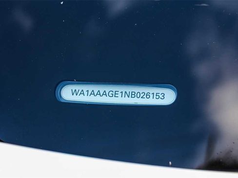 Used 2022 Audi e-tron Premium w/ Convenience Plus Package image 29