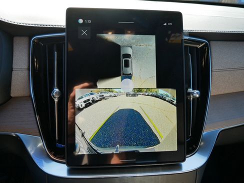 New 2026 Volvo XC90 B5 Plus image 10