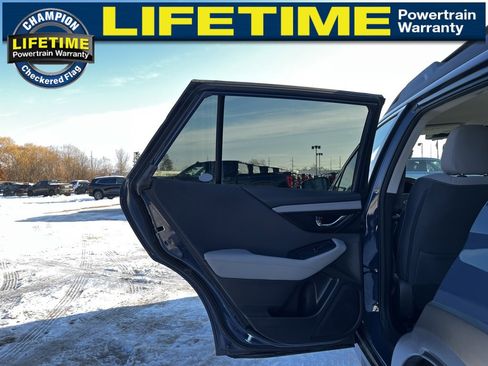 Used 2024 Subaru Outback Premium image 31