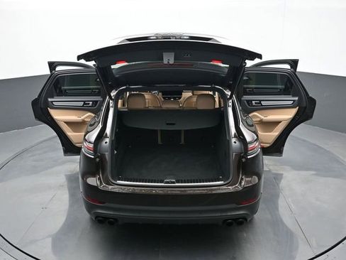 Certified 2023 Porsche Cayenne S Platinum AWD/4WD image 28