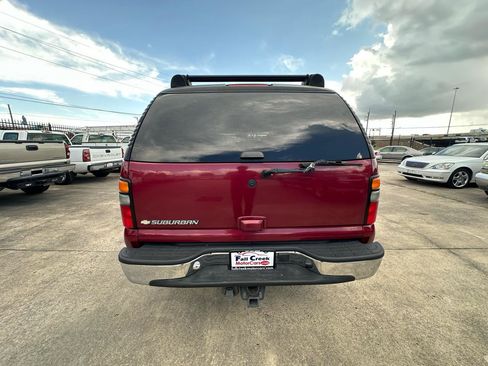 Used 2006 Chevrolet Suburban LTZ w/ Preferred Equipment Group AWD/4WD image 4