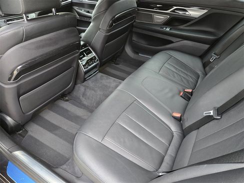 Used 2019 BMW 740i xDrive w/ Executive Package image 30
