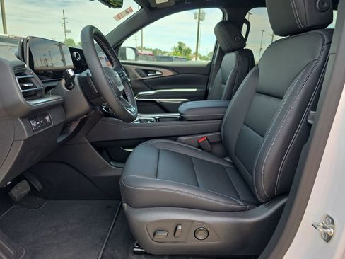 New 2026 Chevrolet Traverse LT w/ Midnight/Sport Edition FWD image 10
