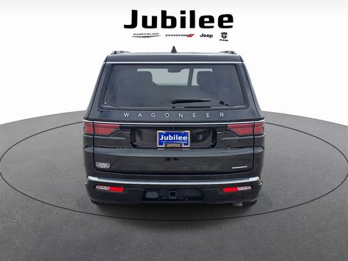 Used 2024 Jeep Wagoneer Series II AWD/4WD image 3