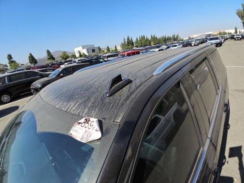 Used 2024 Chevrolet Suburban LT RWD image 12