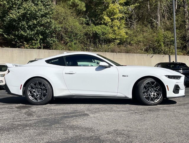 Used 2025 Ford Mustang GT Premium w/ GT Performance Package RWD image 2