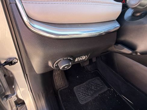 Used 2024 Jeep Compass Limited image 25