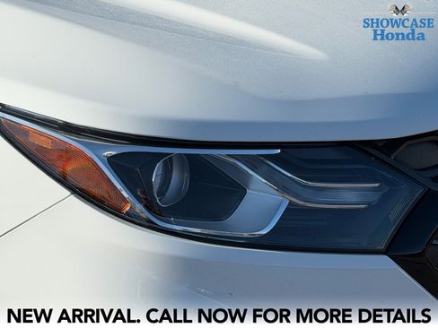 Used 2021 Chevrolet Equinox Premier w/ Redline Edition image 9