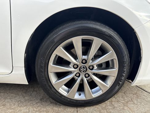 Used 2017 Toyota Camry XLE image 13