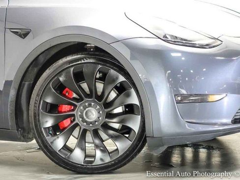 Used 2022 Tesla Model Y Performance AWD/4WD image 3