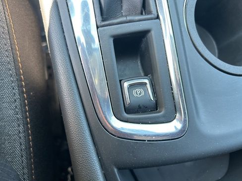 Used 2023 Chevrolet Equinox LT w/ Driver Convenience Package image 35