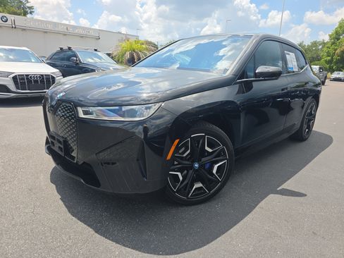 Used 2024 BMW iX xDrive50 w/ Premium Package AWD/4WD image 27