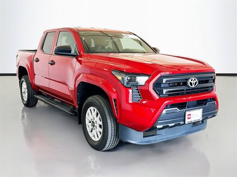 Used 2024 Toyota Tacoma SR image 3