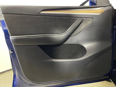 Used 2023 Tesla Model Y AWD image 17