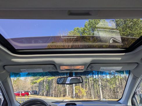 Used 2014 Toyota Camry XLE image 22