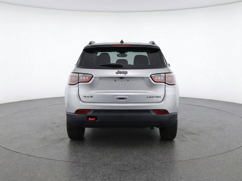 Used 2025 Jeep Compass Trailhawk AWD/4WD image 7