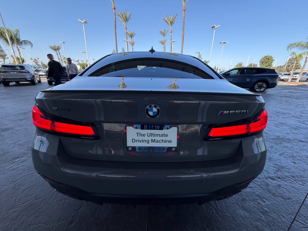 Used 2022 BMW M550i xDrive AWD/4WD image 4