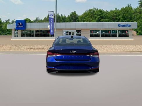 Certified 2022 Hyundai Elantra SEL w/ Preferred Accessory Package FWD image 7
